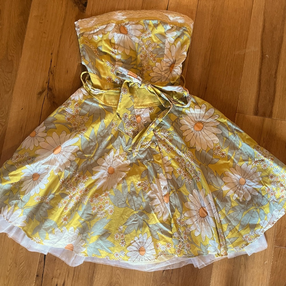 Floral sundress. Beautiful vintage inspired fabric